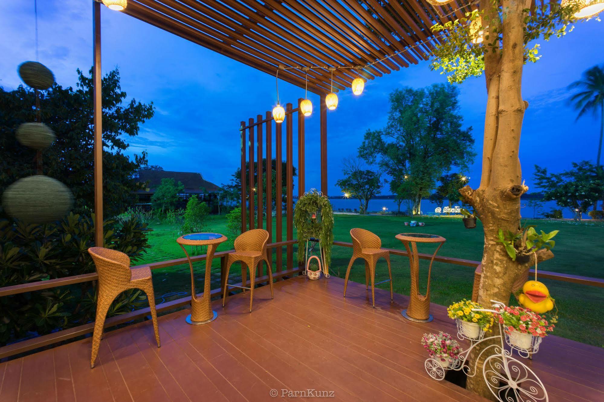 Vieng Khong Hotel Mukdahan Eksteriør billede