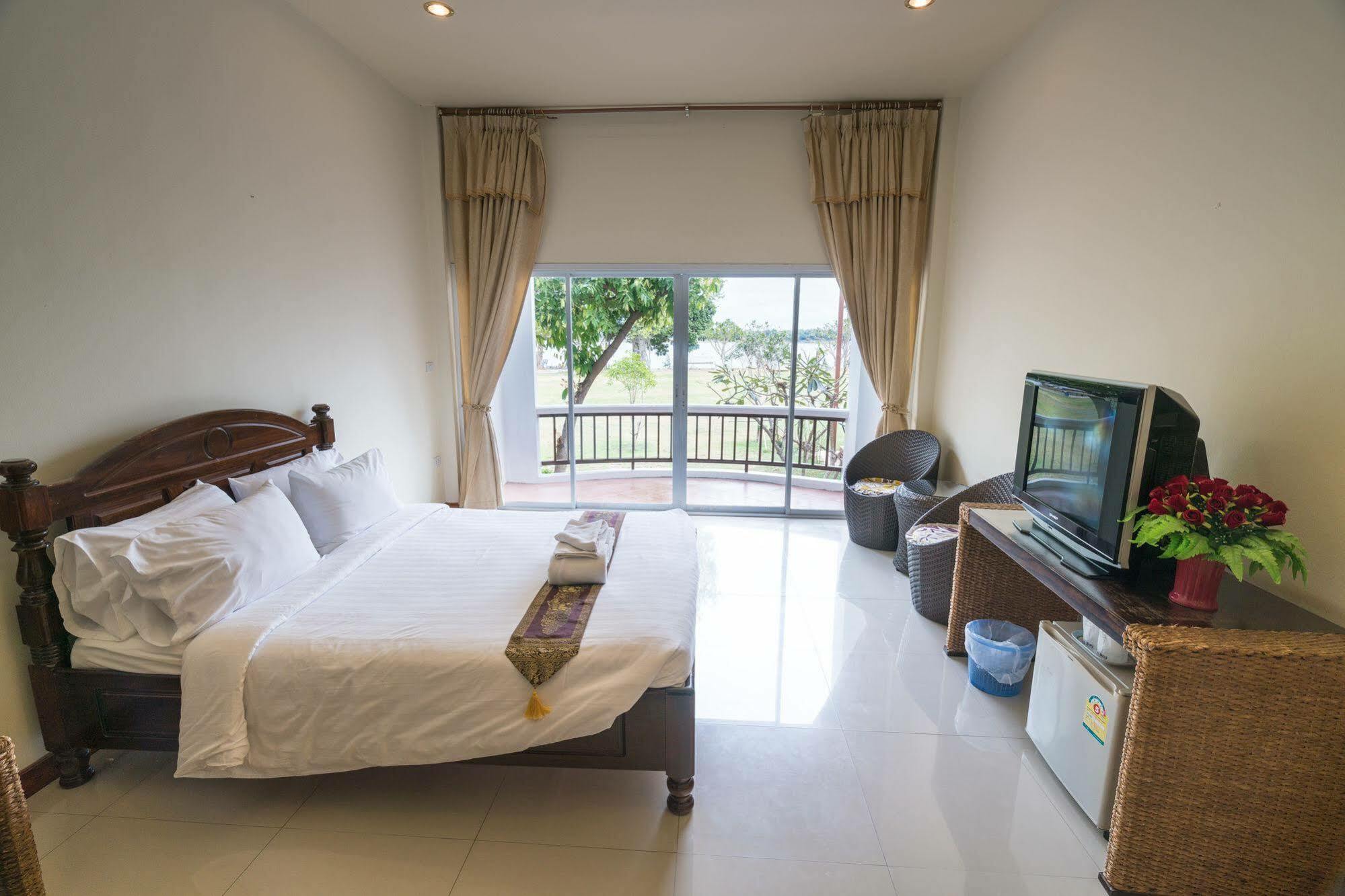 Vieng Khong Hotel Mukdahan Eksteriør billede